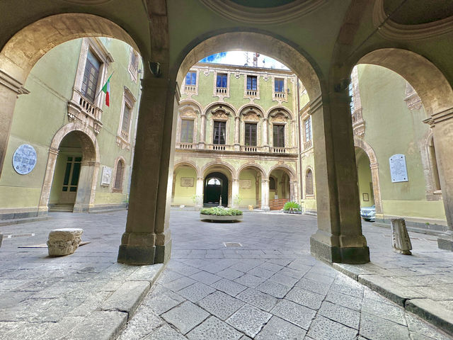 義大利🇮🇹卡塔尼亞大教堂廣場