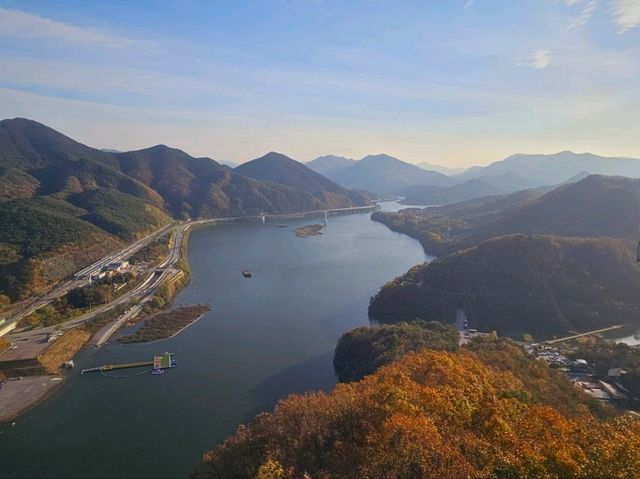 Take a glimpse of the serene beauty at Mancheonha Skywalk