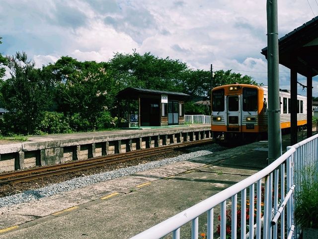 【秋田×前郷駅】趣ある駅舎と田園風景が広がるおばこ号の旅
