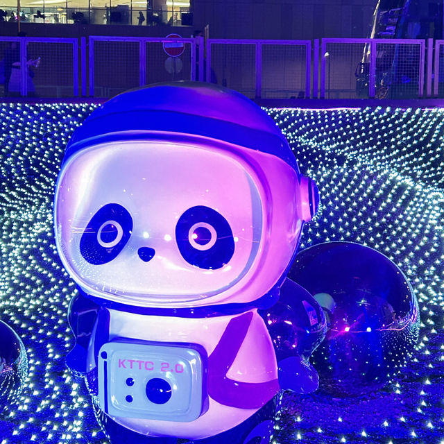 🇭🇰 香港！今個聖誔有熊貓陪大家一起慶祝🎅🌲