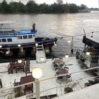 หมี่ ข้าวต้ม ร้านลับริมน้ำตัวเมืองกาญจนบุรี 