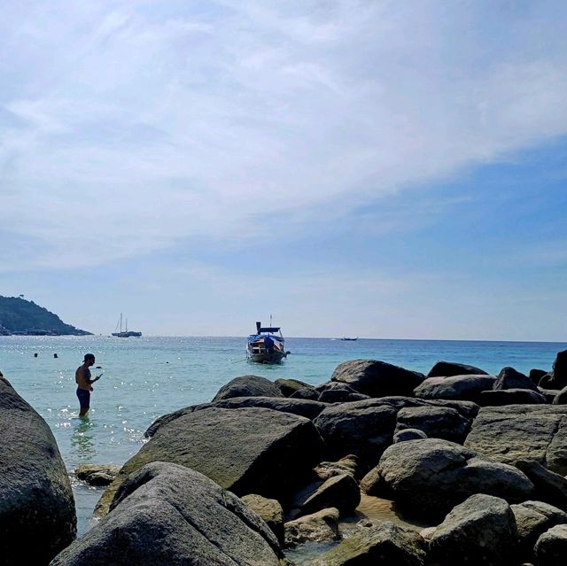 泰國麗貝島絕美海灘景點:Daya Beach，果凍玻璃海，適合拍照📸打卡游泳