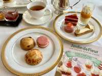 Afternoon tea in collaboration with Pierre Hermé