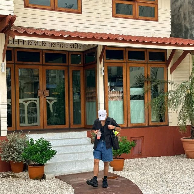 Woody Haus Café - วู้ดดี้ เฮ้าส์ คาเฟ่ 🏠✨🧡