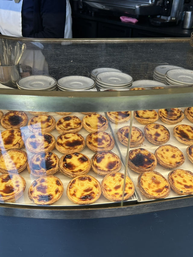 “포르투에서 만난 달콤한 유혹: 에그타르트 맛집 3곳 탐방기”