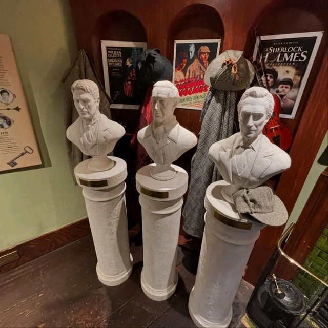 See the Sherlock Holmes 福爾摩斯博物館
