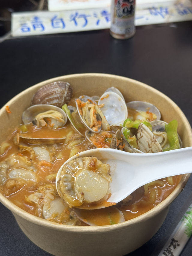 高質濃厚蝦湯拉麵 配上高級海鮮 價錢合宜@X2劉住你
