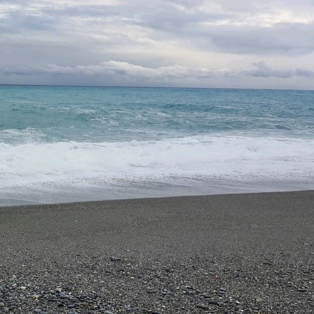 最適合發呆的浪漫花蓮，讓山與海療癒你的心。