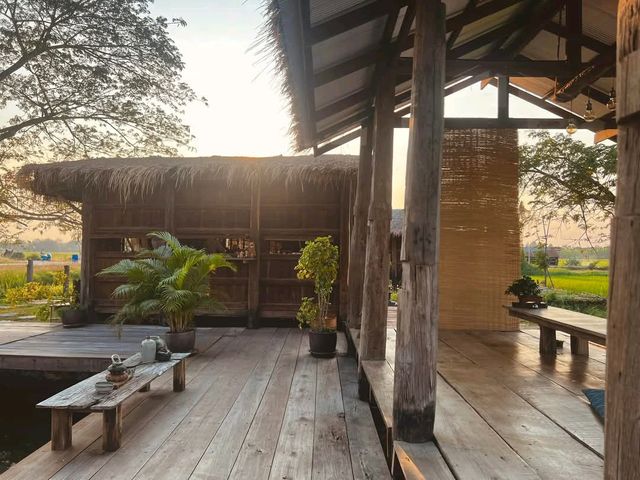 คาเฟ่ชายทุ่งสไตล์ญี่ปุ่นโบราณ #เพชรบุรี ดีต่อใจ