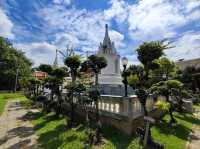 พามากราบสักการะ พระบรมอัฐิพระนางจามเทวี