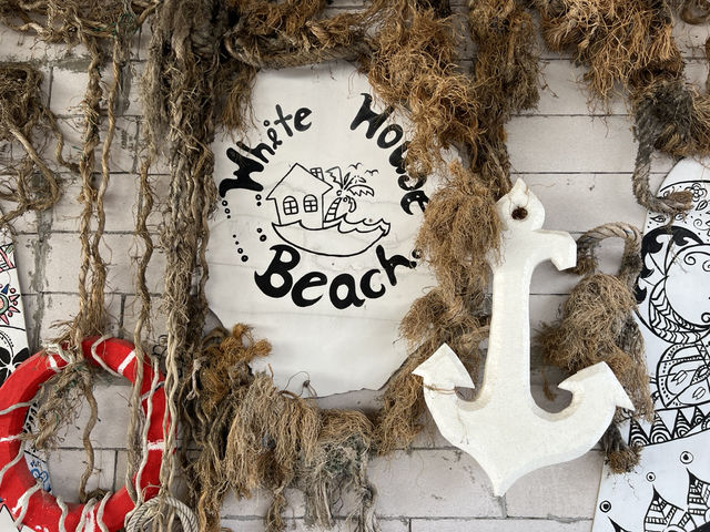 White House Beach Café & Restaurant