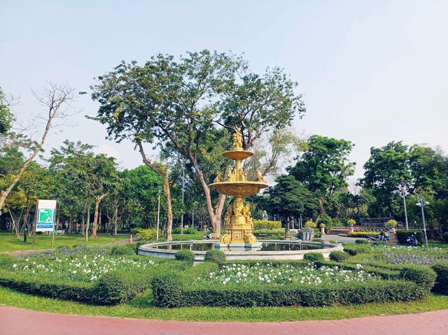 泰國曼谷著名城市綠洲湖泊公園景點：莎蘭隆公園，適合拍照📸打卡親子遊