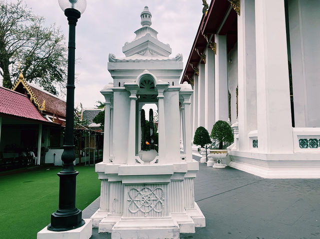 泰國曼谷寺廟之一景點：Wat Hong Rattanaram Ratchaworawihan，適合拍照打卡觀光旅遊！