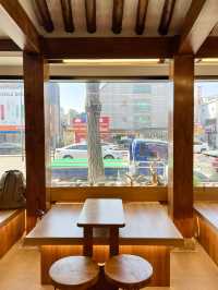 西村の韓屋人気カフェ インテリジェンシアコーヒー ソチョン