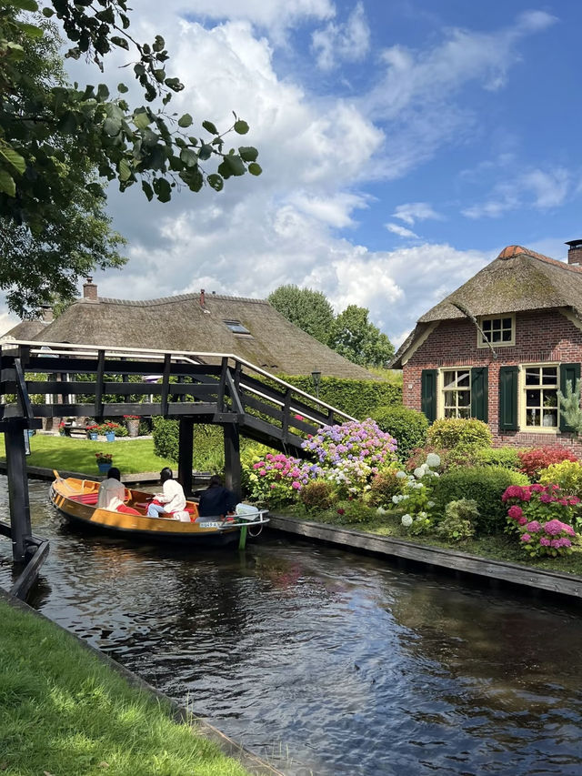 A Fairytale Escape – My Visit to Giethoorn