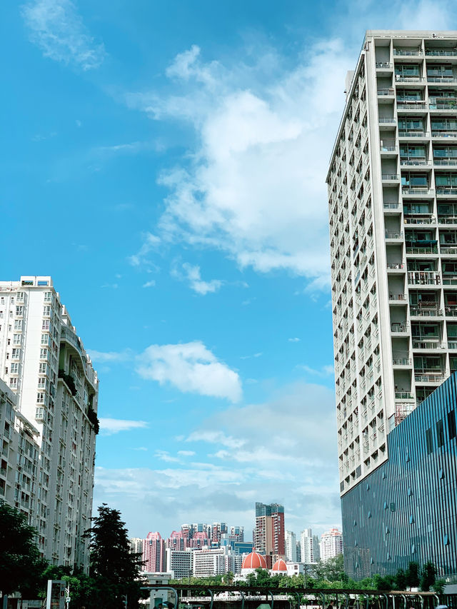 From Laojie to Shun Hing Square – A Stroll Through Shenzhen’s Urban Charm