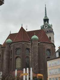 The Heartbeat of Munich: A Visit to Marienplatz