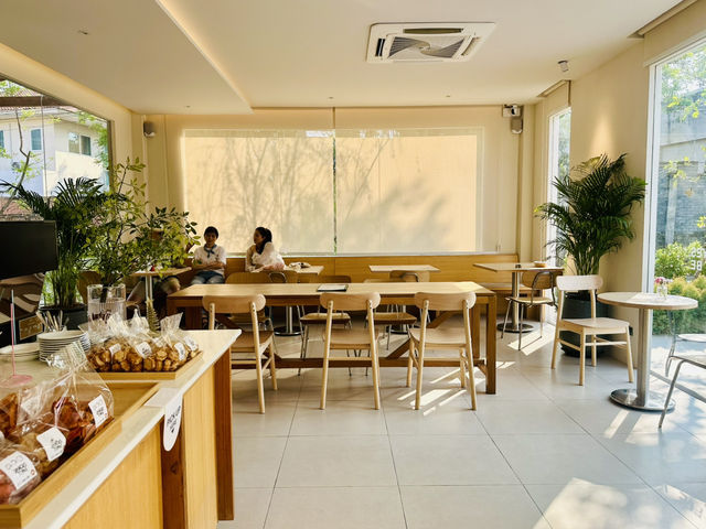 Minimal cafe in Chiangmai