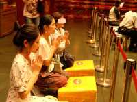 What’s Interesting at Buddha Tooth Relic Temple?