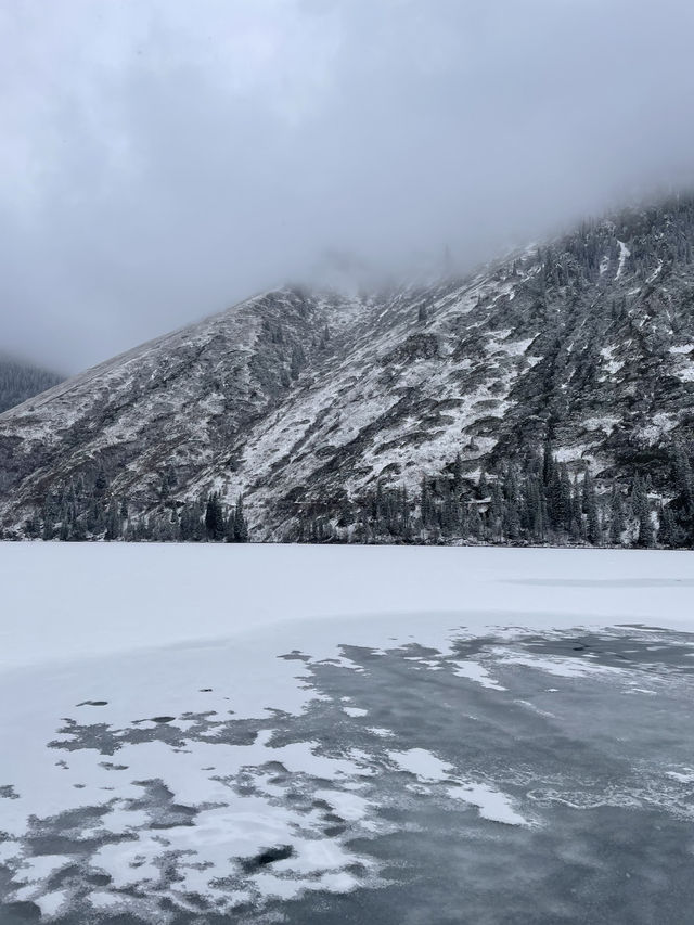 Hiking to Upper Kolsai Lake