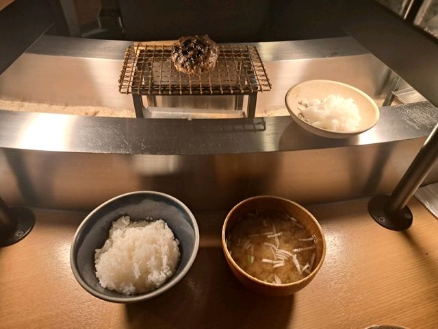 挽肉と米海港城分店😍排長龍人氣超高採用炭火燒烤的漢堡扒🥩三種不同食法分享😊