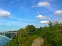 พาเดิน Niagara fall state park 