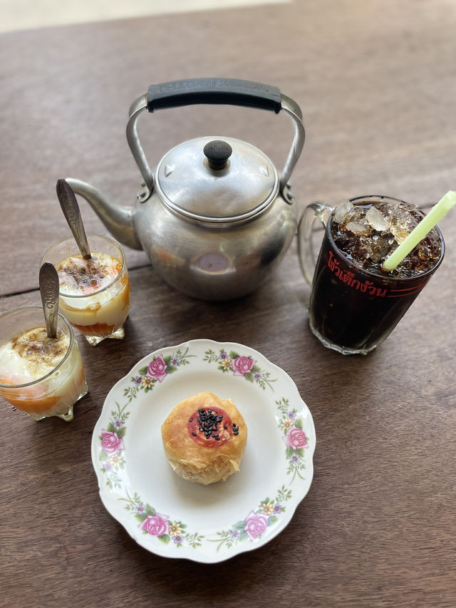 ร้านกาแฟ 70 ปีเพชรบุรี