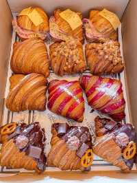 ร้าน February’22 Coffee & Bakery คาเฟ่มินิมอล