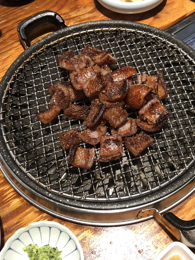 부산 광안리에서 반드시 먹어야 할 한 끼! 초필살돼지구이