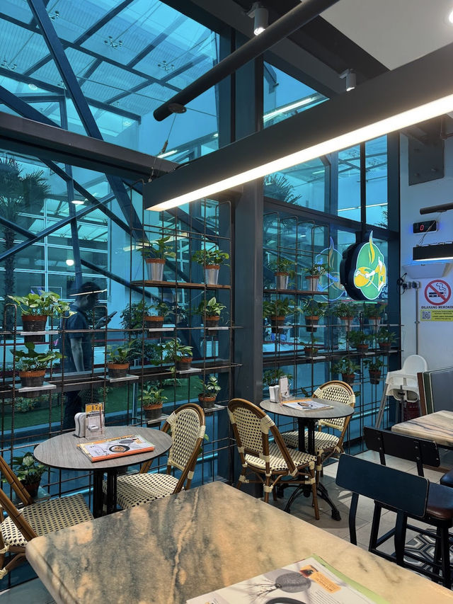 Authentic Brews at Hometown Hainan Coffee T2 Departure L3