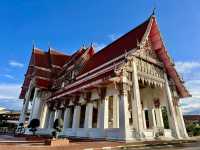 🕌 Wat Hat Yai Nai: A Backpacker’s Guide to Thailand’s MASSIVE Reclining Buddha!  
