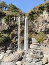韓國濟州🍊｜開車幾7分鐘就能遠離塵囂 來「正房瀑布」走走吧⛰️