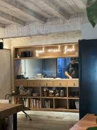 【バンコク】タイ在住外国人が集まる隠れ家おしゃれカフェ「Luka Sukhumvit 31」