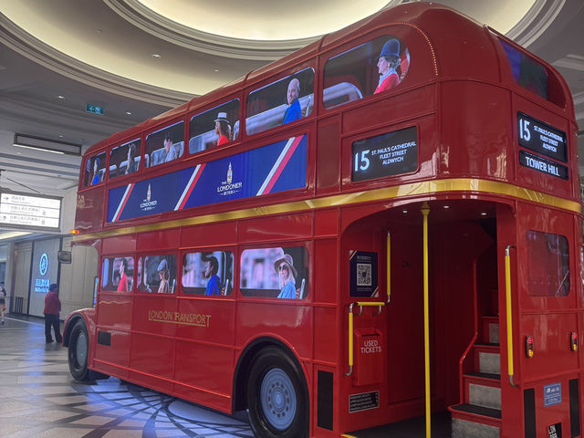 Crazy rich asian experience in Macau! Londoner Grand rooms feature a massage chair!
