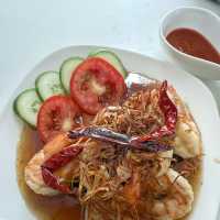 สัตหีบ: Amezon ในค่ายทหารและร้านอาหารรสมือแม่