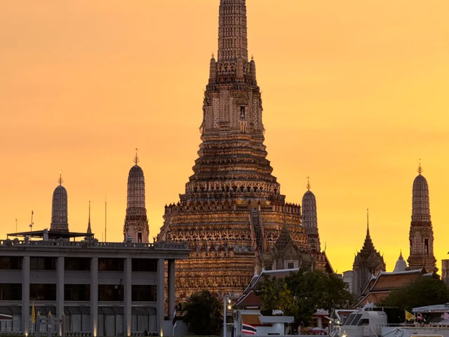 🌅 Temple, Sunset & Seaside in Thailand