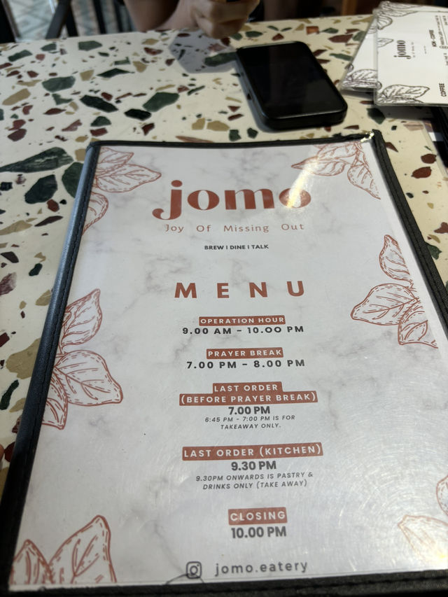 🍽 "Hidden Gem Near the Runway: JOMO Eatery Shines!" 🍰