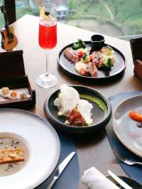 🌇 Hotel Indigo Bangkok – A Colorful Blend of Heritage and Hip!