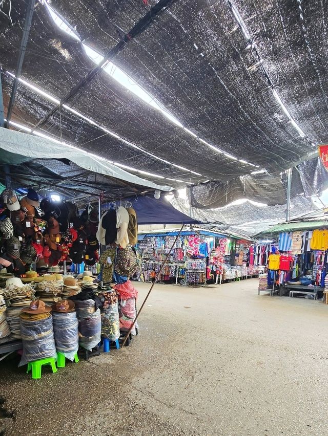 ตลาดโรงเกลือ ตลาดการค้าชายแดนขนาดใหญ่ที่สุดในไทย