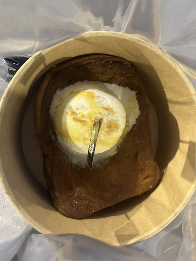 Exploring the foods in Hat Yai Village