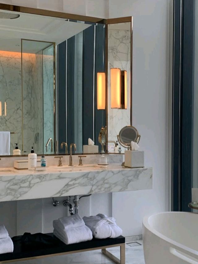 🇮🇩🌟 Jakarta Dreams: Sleep, Splash & Shine at The Langham! 🏙️💫