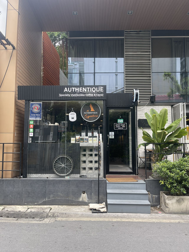 Authentique Vietnamese Specialty Coffee📍Silom
