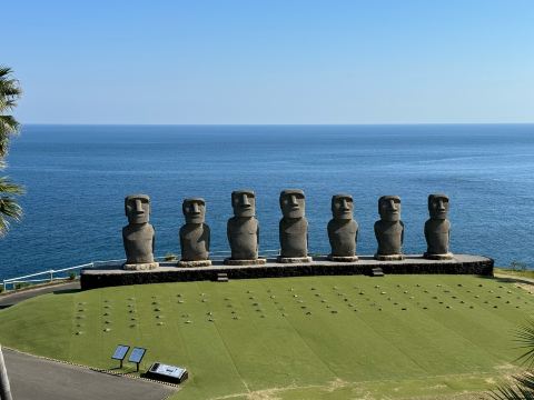 🗿 Moai Statues by the Sea – Our Fun Day at Sun Messe Nichinan