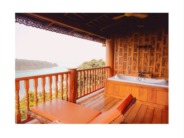 🏝️​ พักผ่อนหรูบนเกาะสวรรค์ 🌴