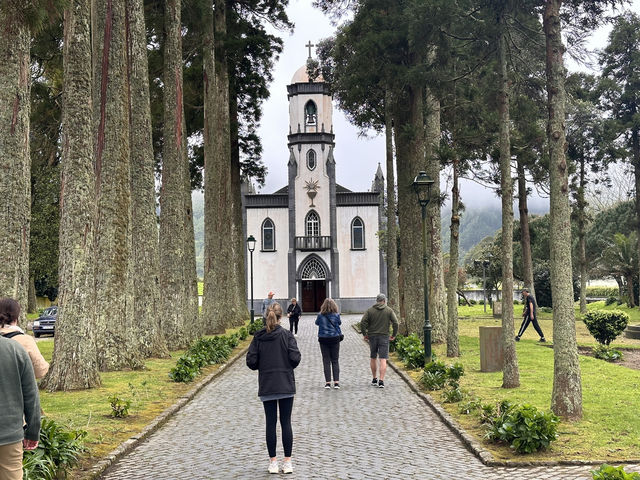 【Igreja de São Nicolau｜セッテ・シダーデスのネオゴシック教会】