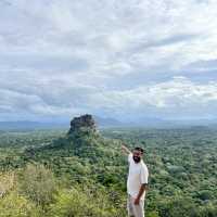 Pidurangala Rock : An epic Panorama of the Lion Rock