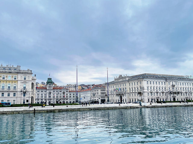 Trieste: Italy's Unique Border City – A Solo Traveler's Paradise! 🇮🇹🇦🇹