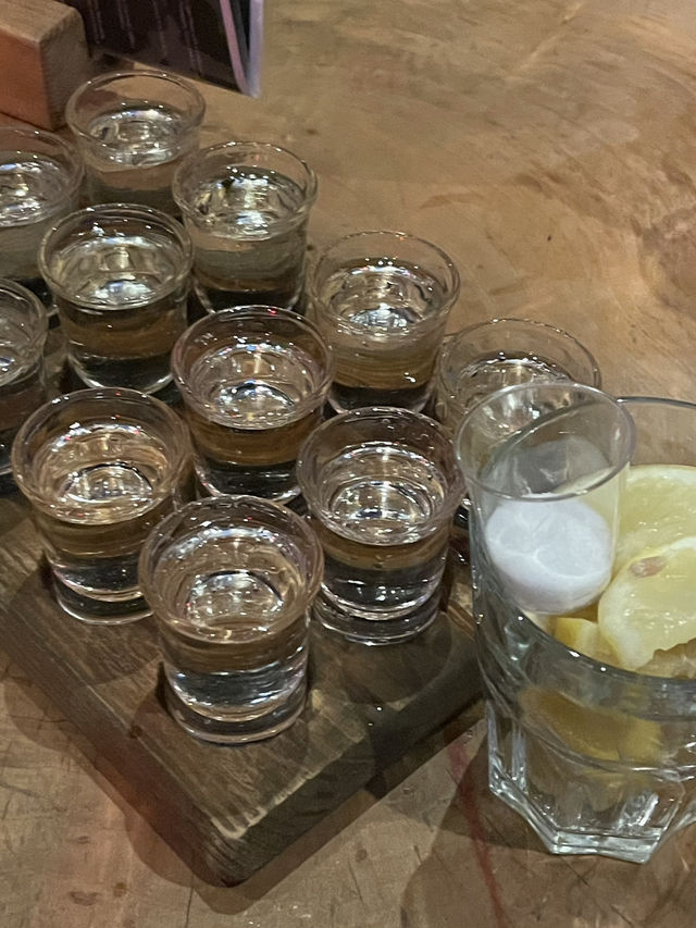 🍸 몰타 밤의 열기를 느끼고 싶다면, 파쳐빌의 네이티브 바 🌙
