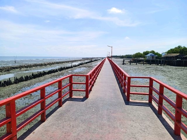 สะพานแดง (จุดชมวิวปลาโลมา)