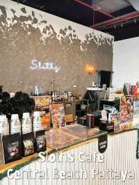 Sloths Cafe เป็นคาเฟ่ที่ซ่อนตัวอยู่ในเซ็นทรัลพัทยา
